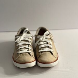 Eddie Bauer tan women’s casual sneaker 6.5